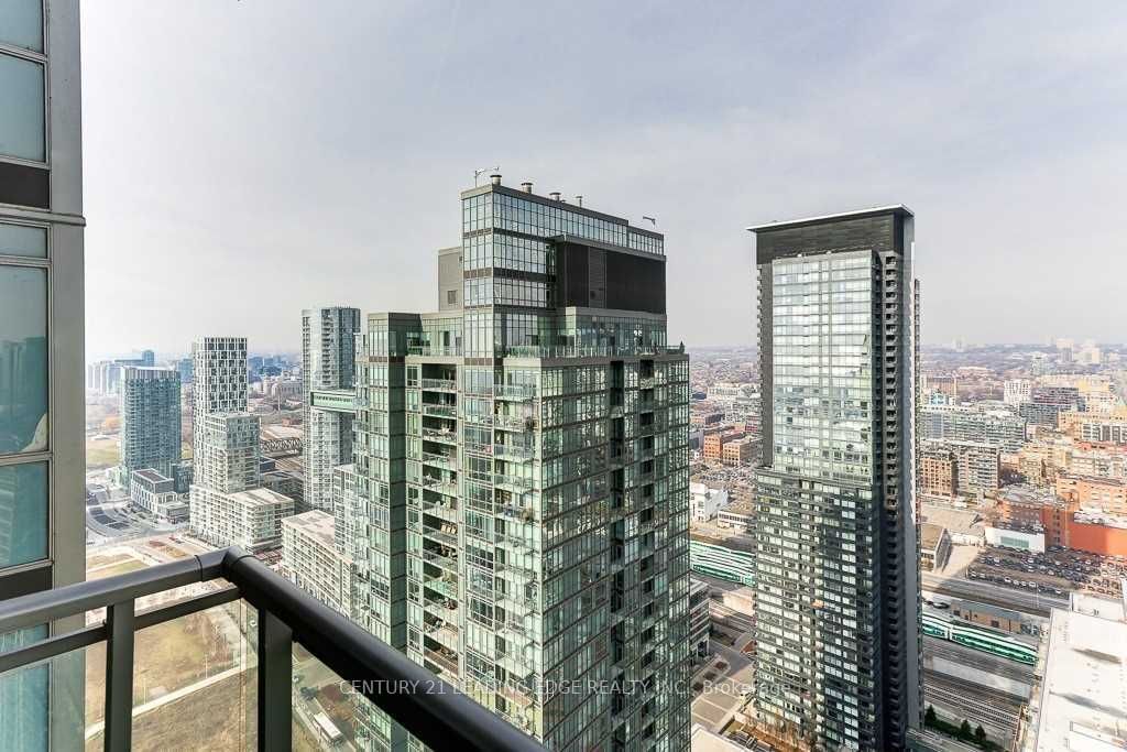 11 Brunel Crt, unit 5505 for rent