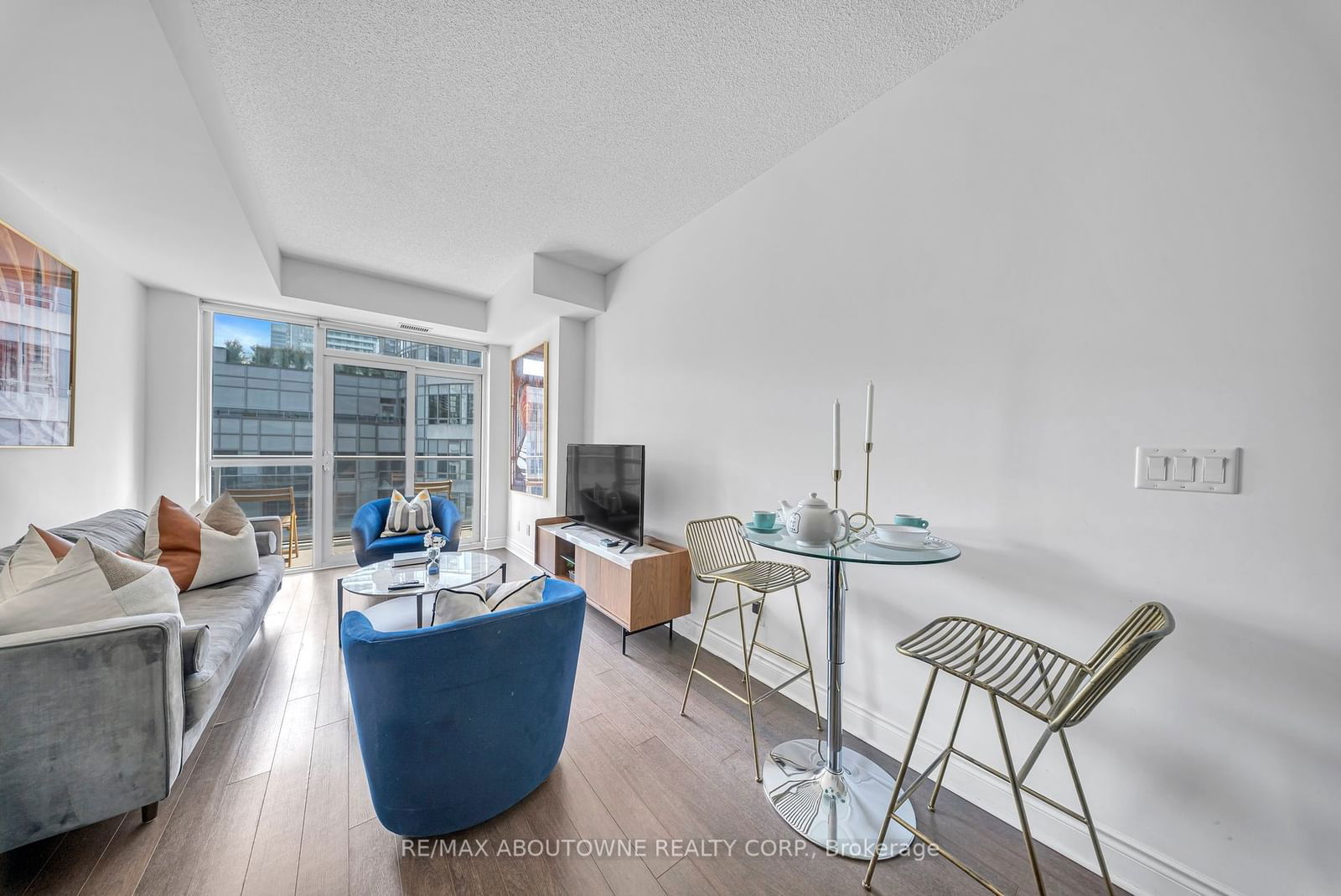 352 Front St W, unit 1920 for sale