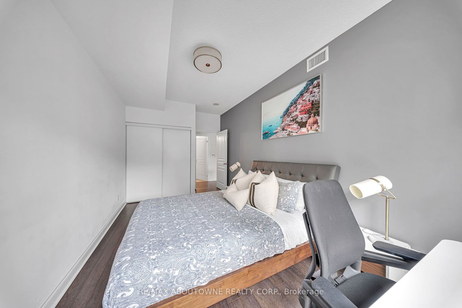 352 Front St W, unit 1920 for sale