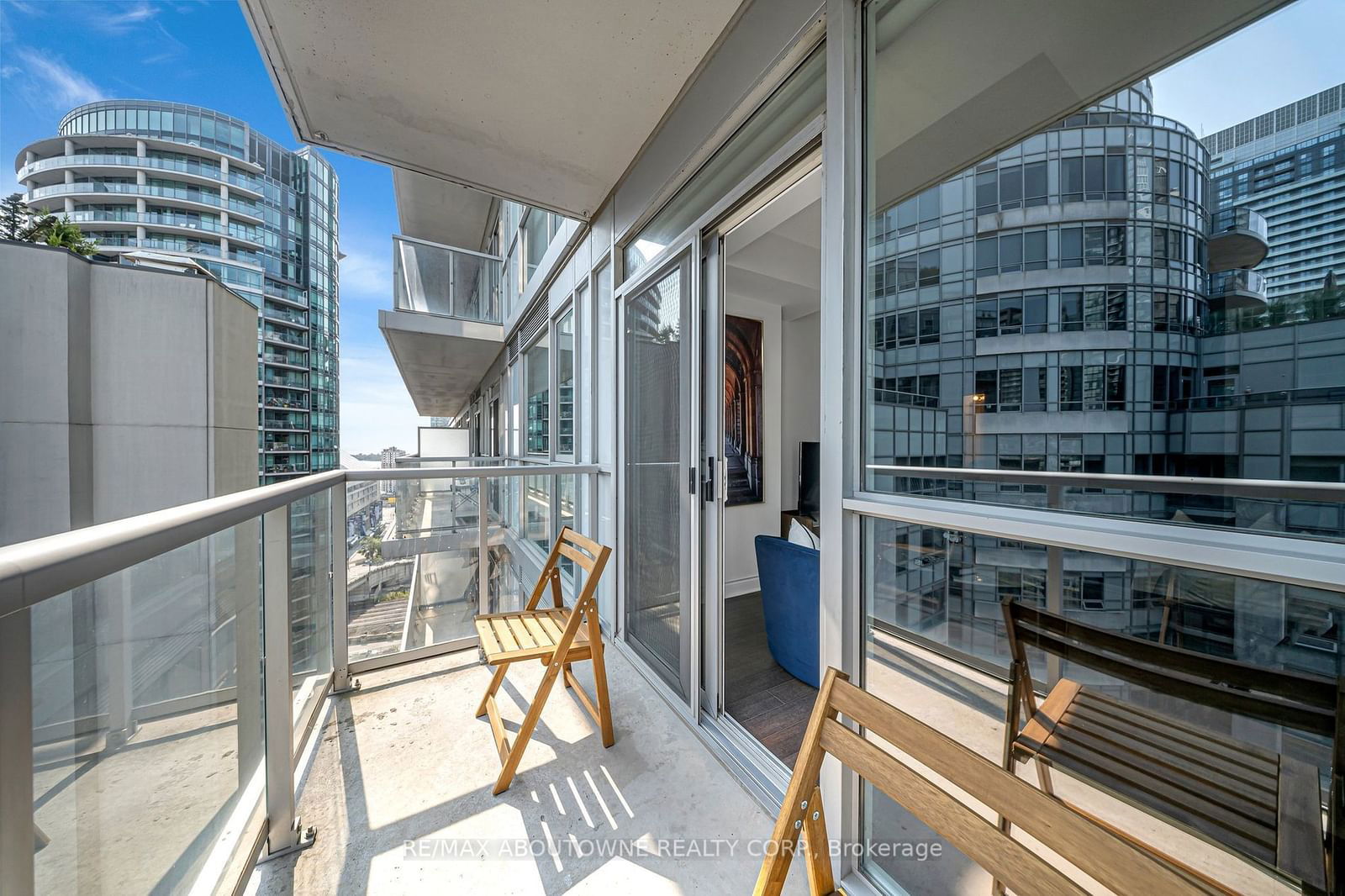 352 Front St W, unit 1920 for sale