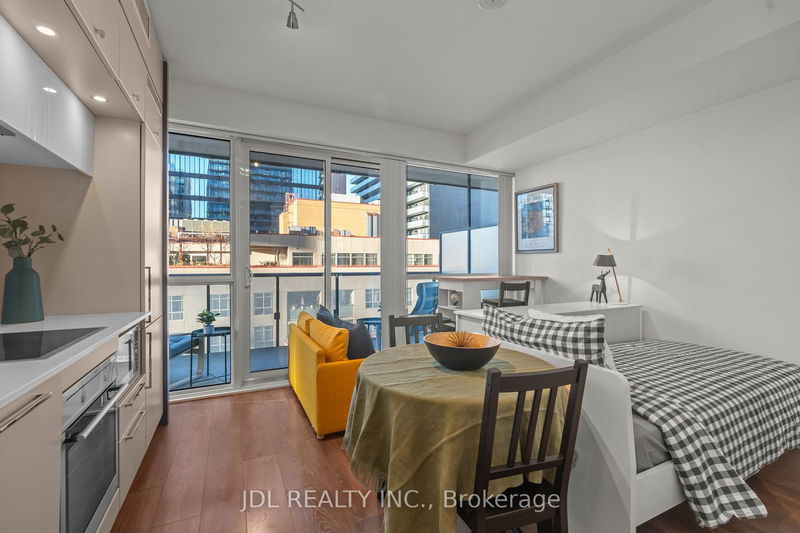 15 Grenville St, unit 1406 for rent