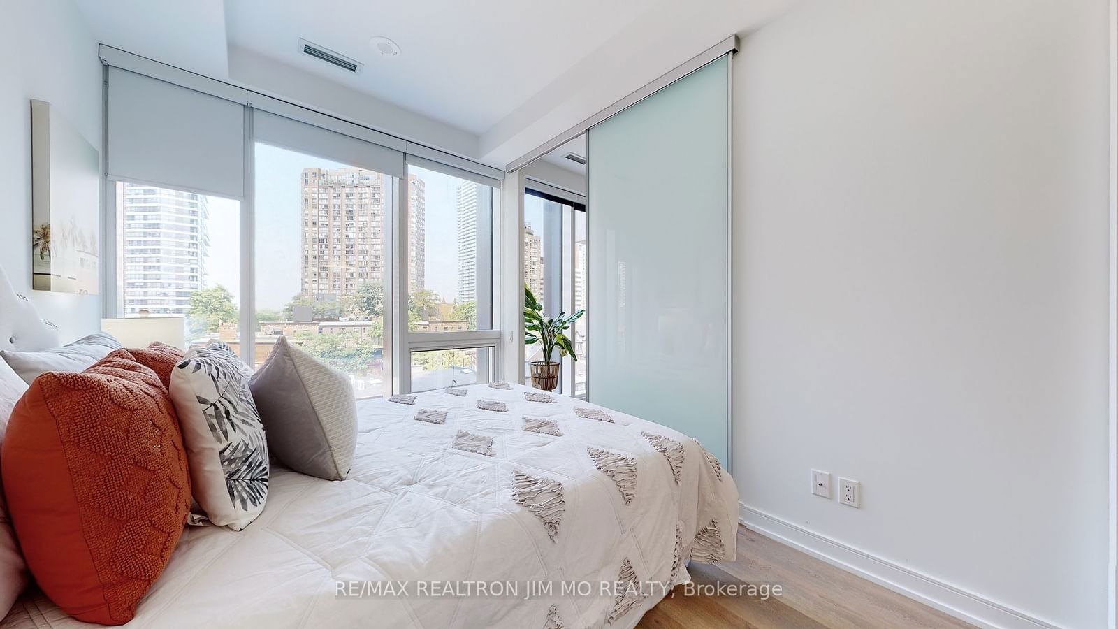 3 Gloucester St, unit 509 for sale