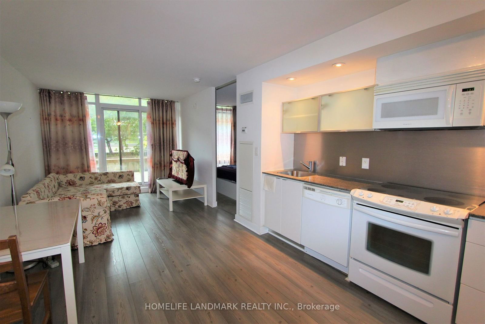 4K Spadina Ave, unit 225 for rent