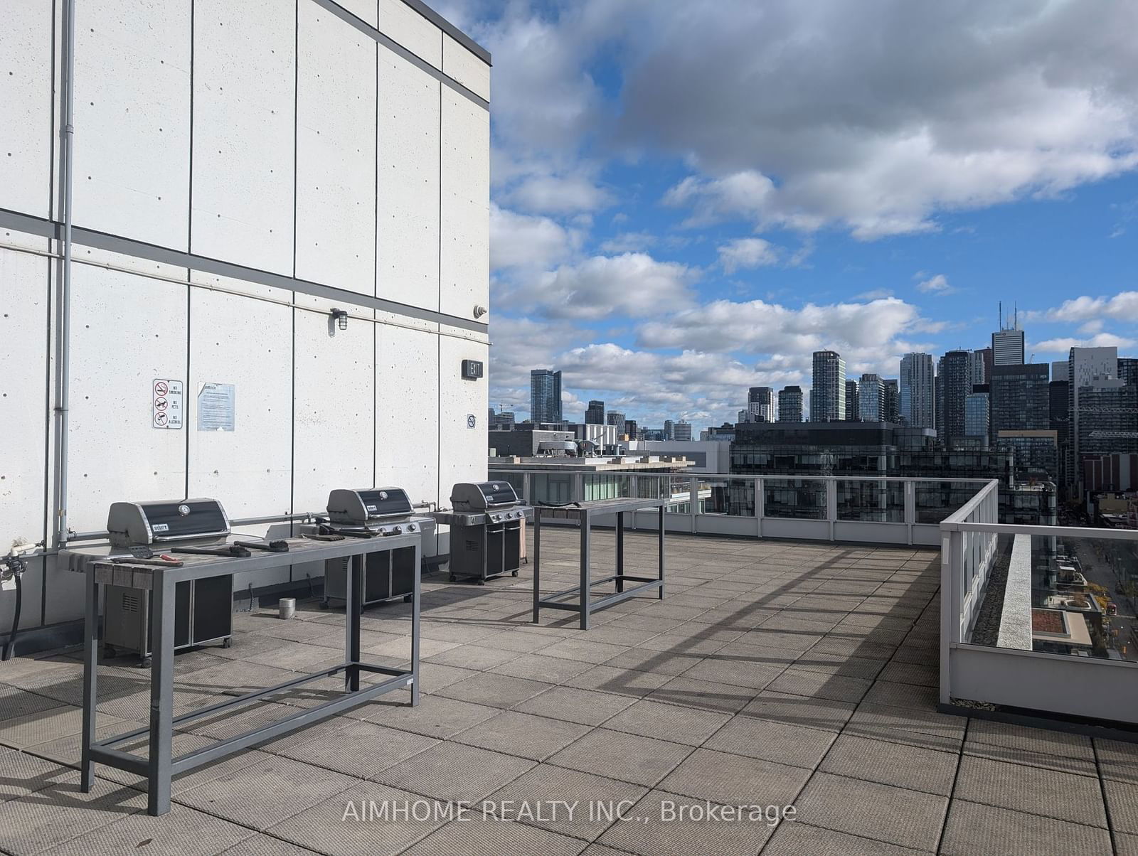 700 King St W, unit 604 for rent