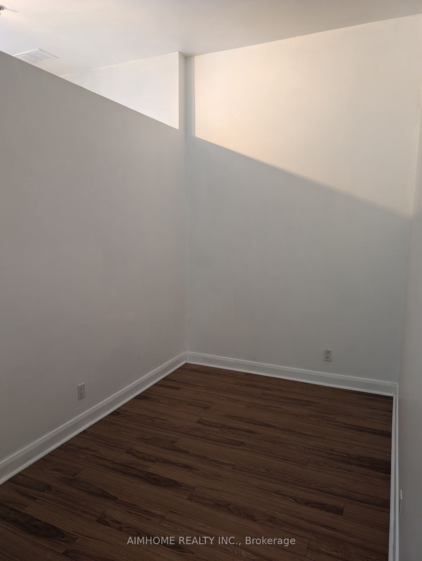 700 King St W, unit 604 for rent