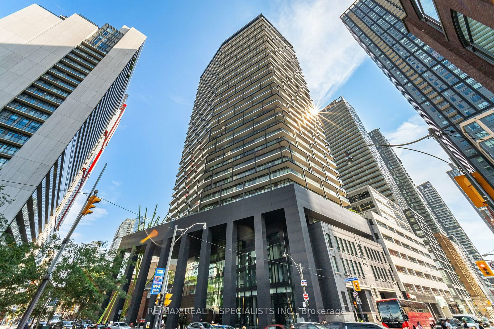 125 Peter St, unit 3012 for rent