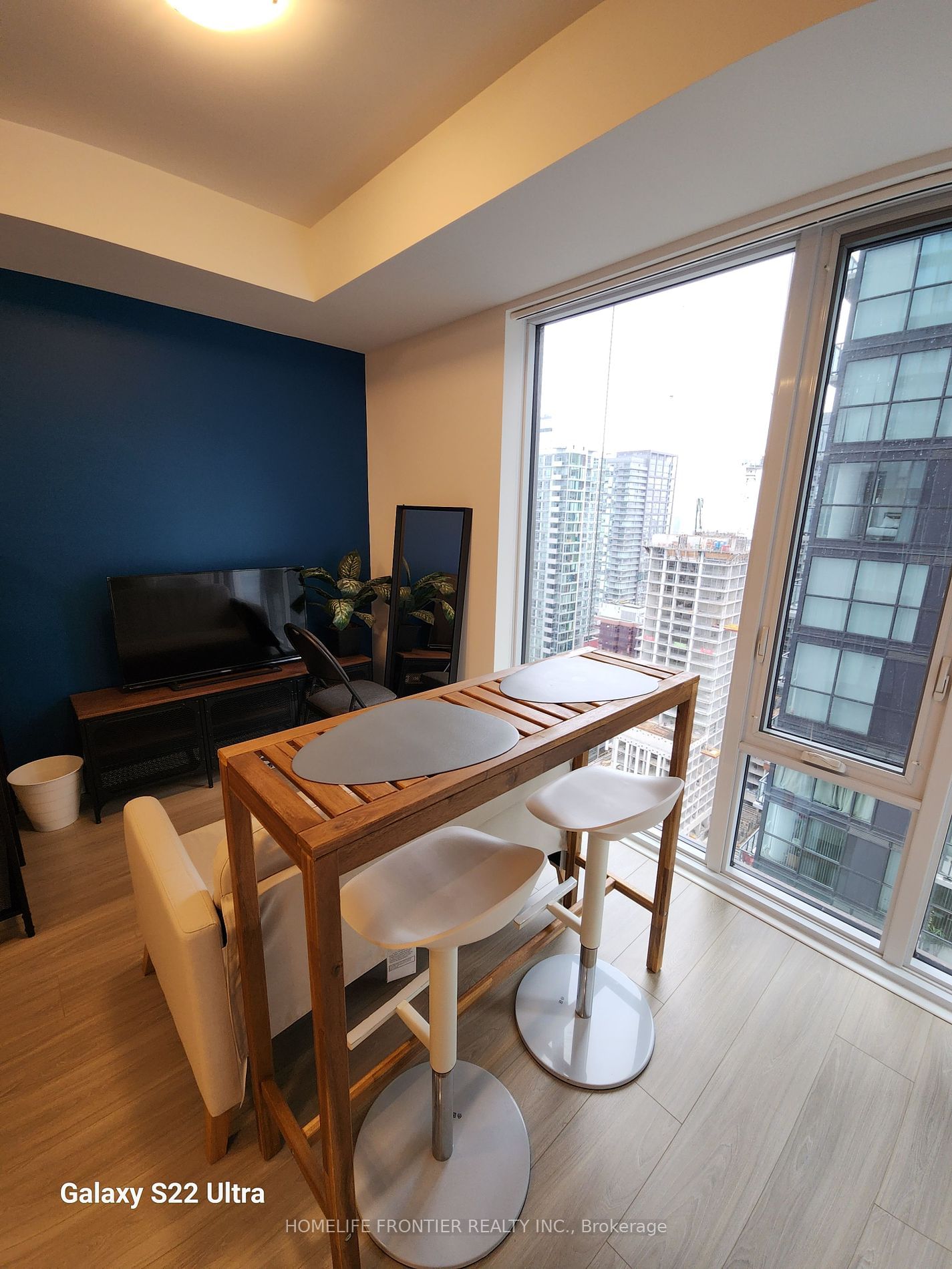 8 Widmer St, unit 3301 for rent