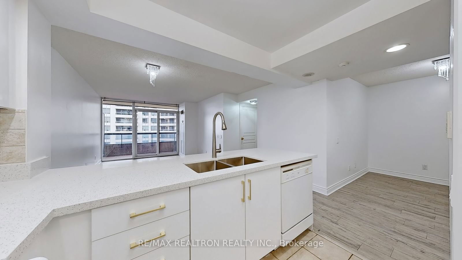 5 Northtown Way E, unit 2108 for sale