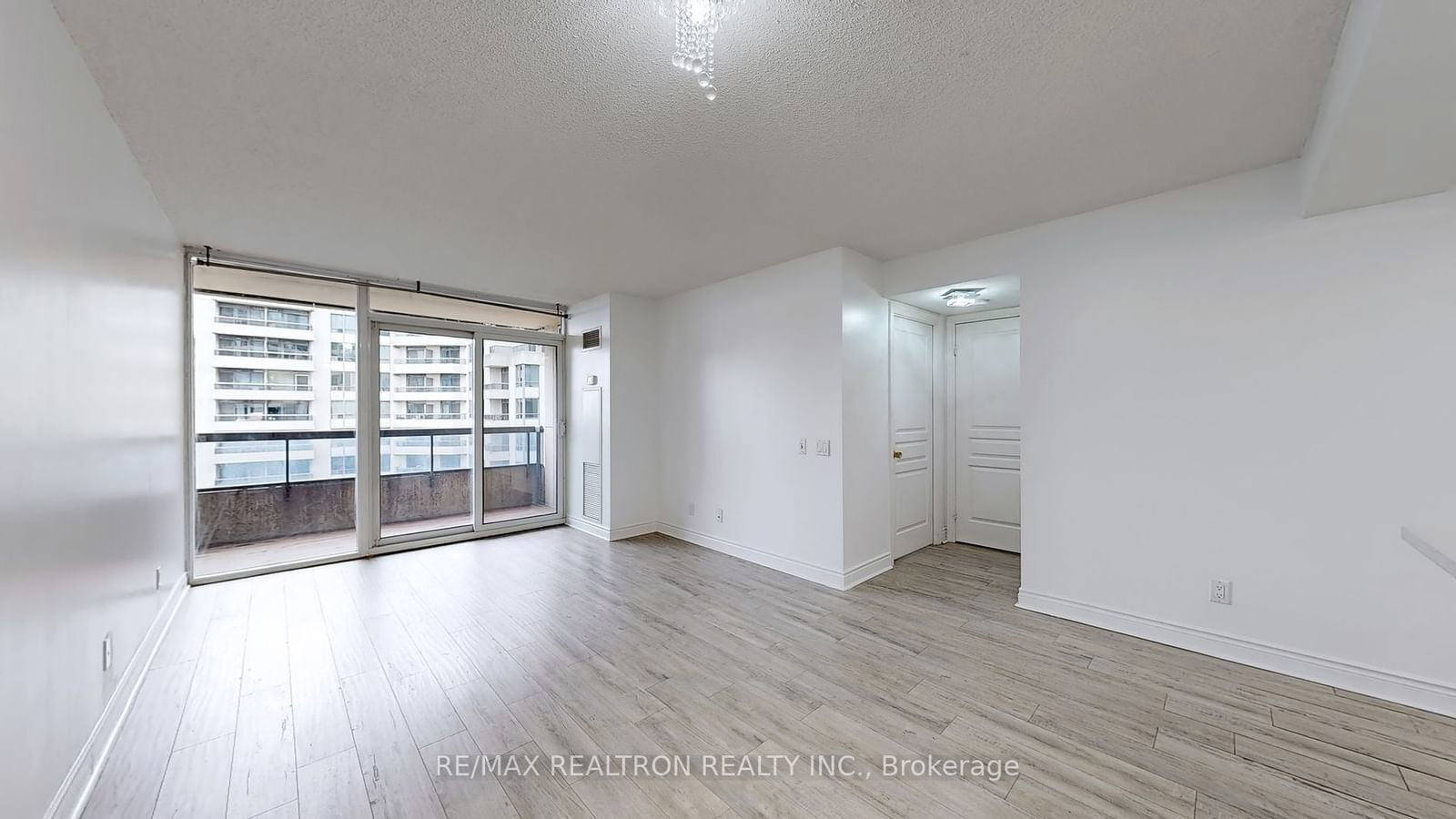 5 Northtown Way E, unit 2108 for sale