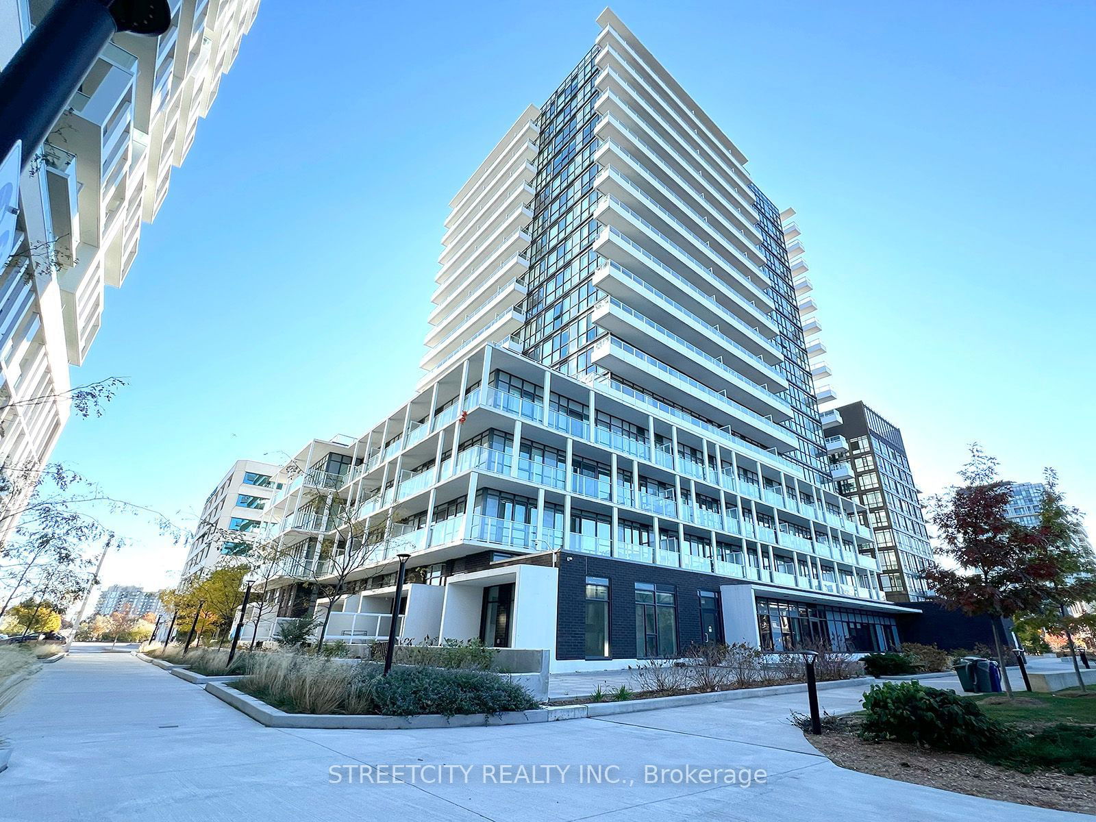 180 Fairview Mall Dr, unit 107 for sale