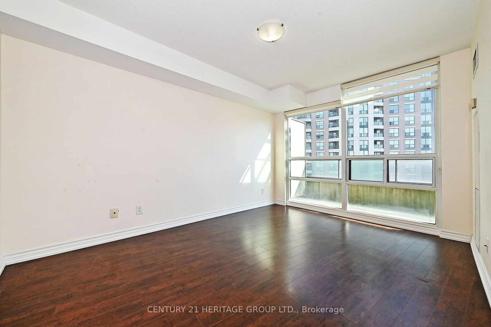 503 Beecroft Rd, unit 1205 for rent