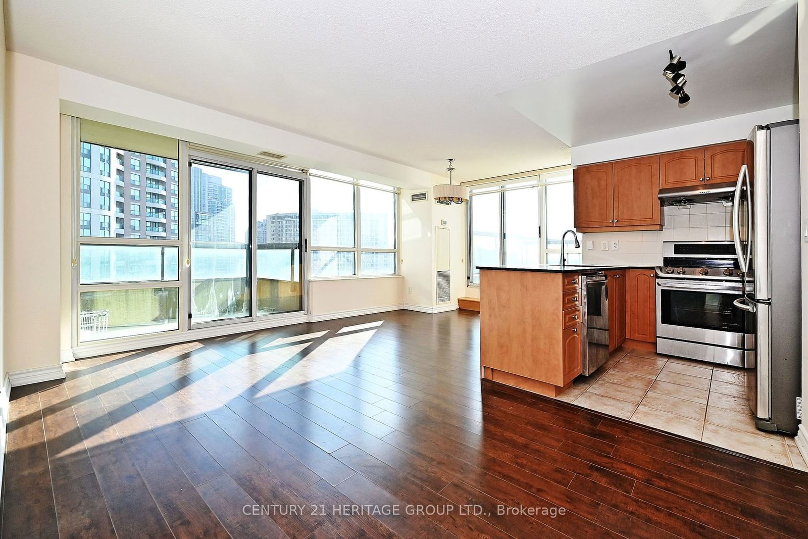 503 Beecroft Rd, unit 1205 for rent