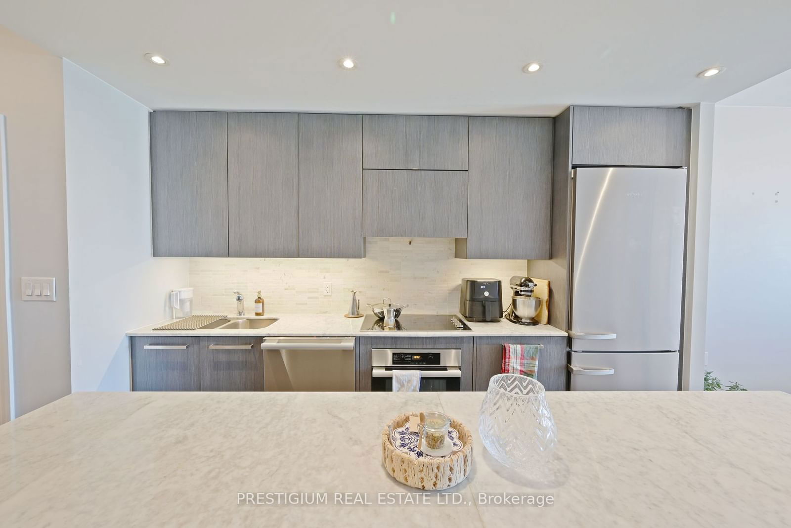 8 The Esplanade, unit 4206 for rent