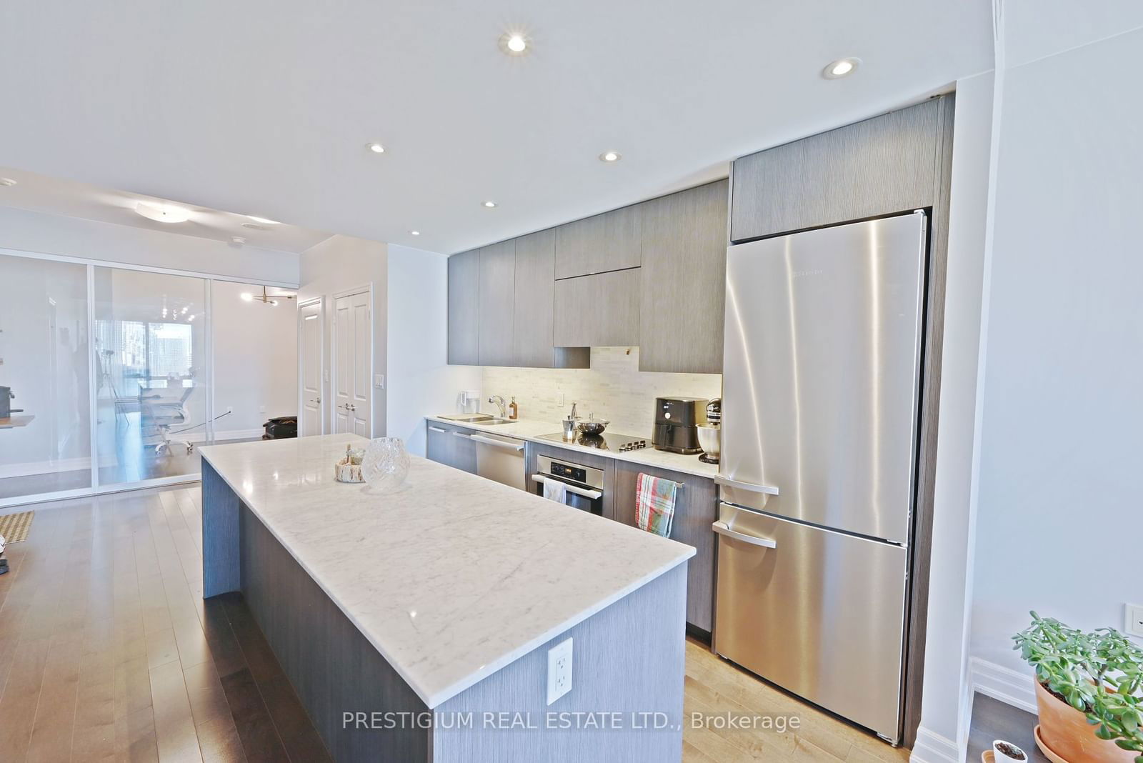 8 The Esplanade, unit 4206 for rent