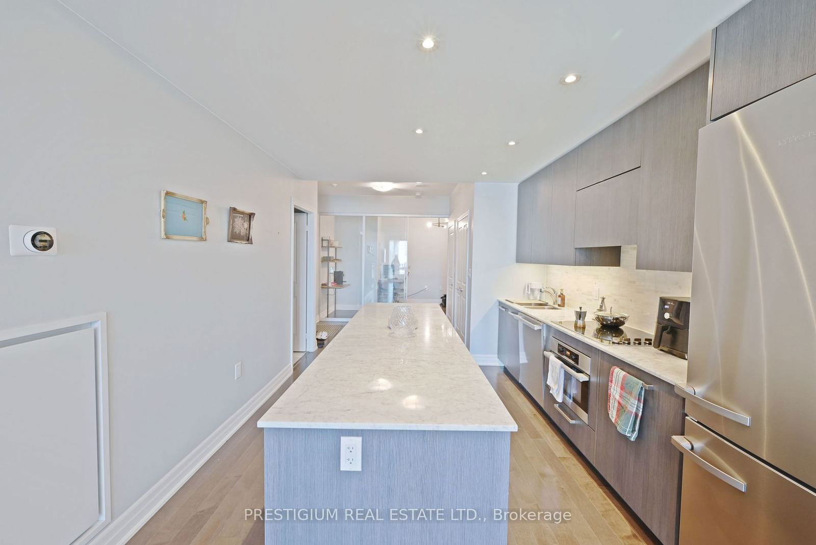 8 The Esplanade, unit 4206 for rent