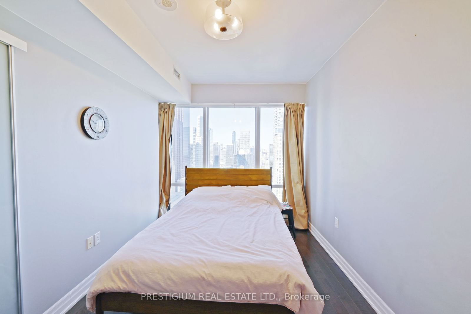 8 The Esplanade, unit 4206 for rent