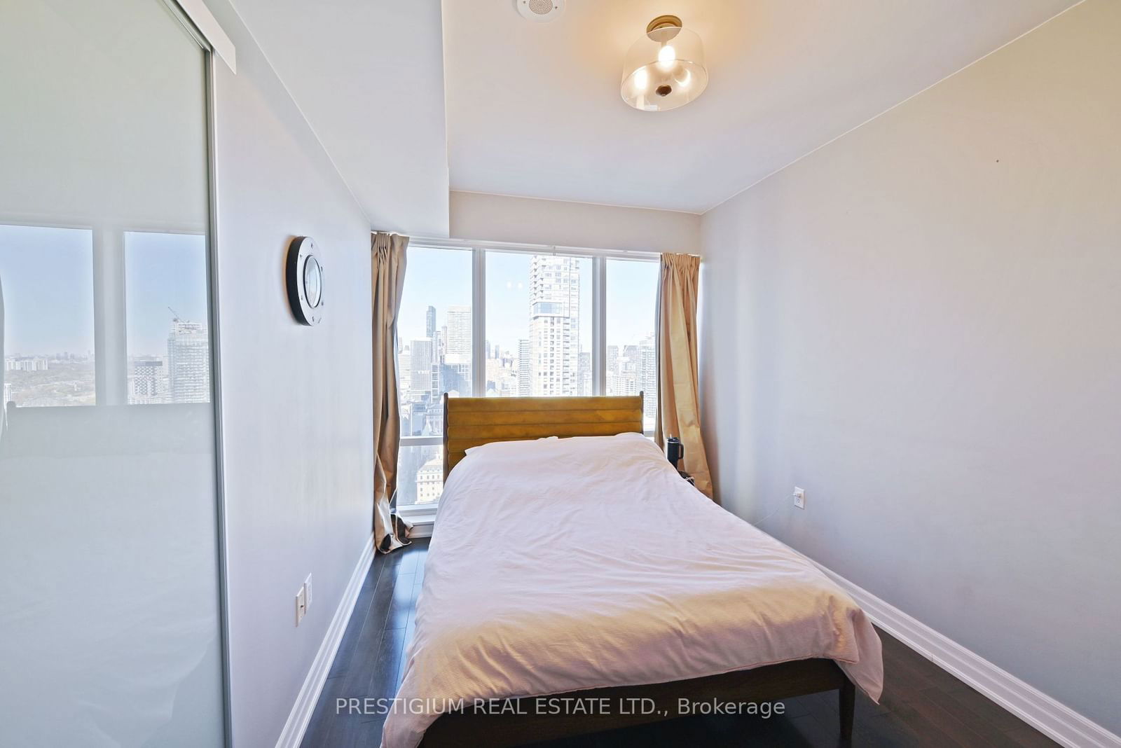 8 The Esplanade, unit 4206 for rent