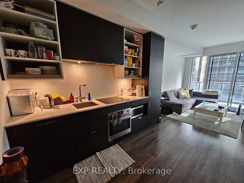 20 Edward St, unit 607 for rent