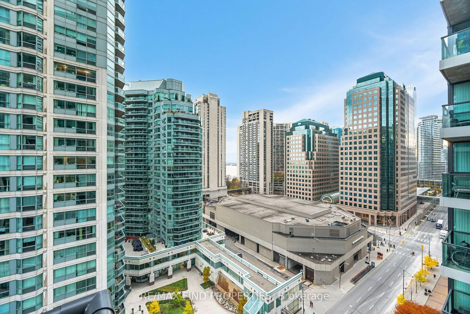 Pinnacle Centre I Condos, Downtown, Toronto