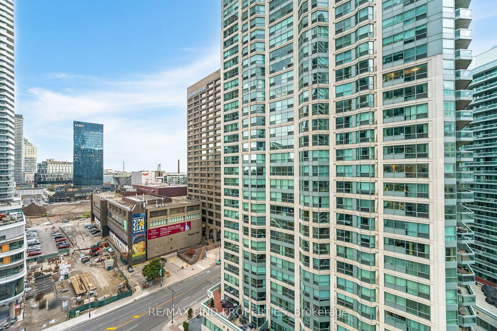 Pinnacle Centre I Condos, Downtown, Toronto