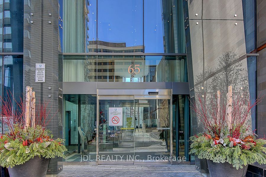 65 St Mary St, unit 1906 for rent