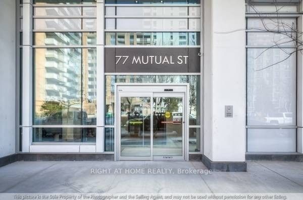 77 Mutual St, unit 605 for rent