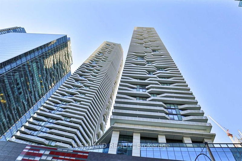 88 Harbour St, unit 6702 for rent