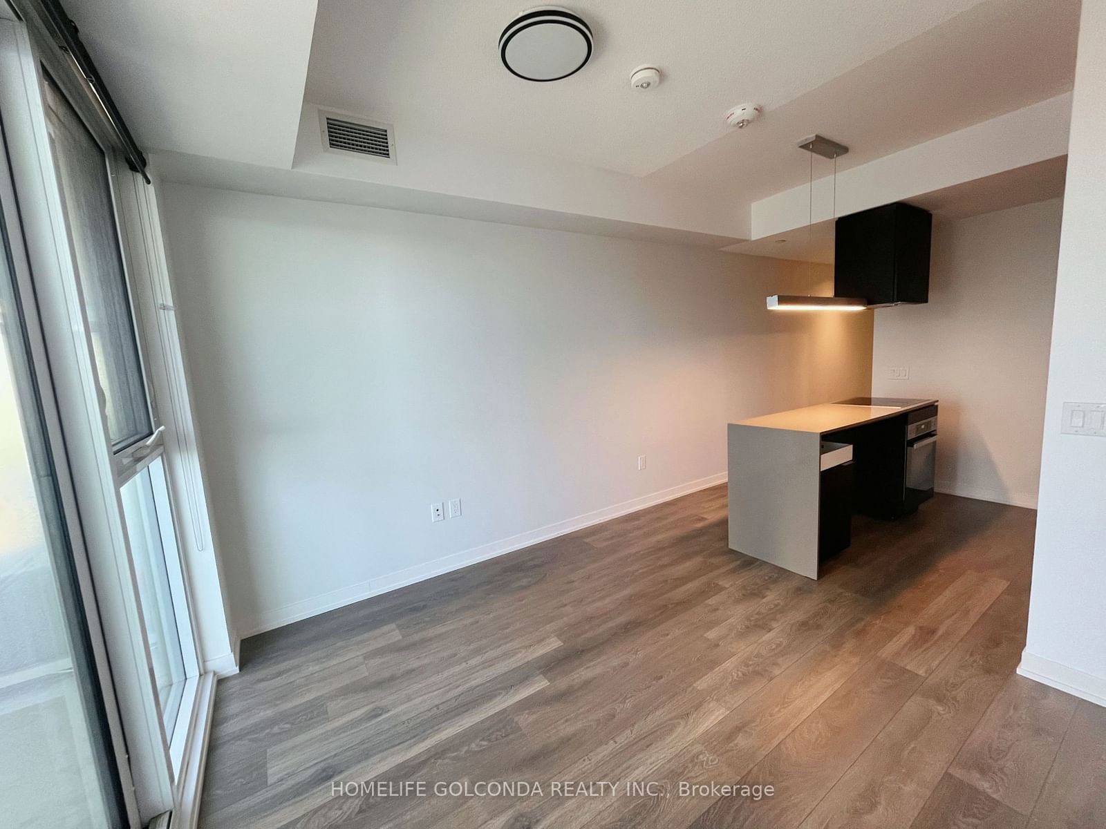 15 Lower Jarvis St, unit 2009 for rent