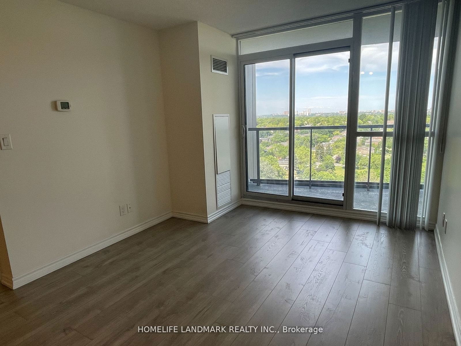 35 Hollywood Ave, unit 2102 for rent