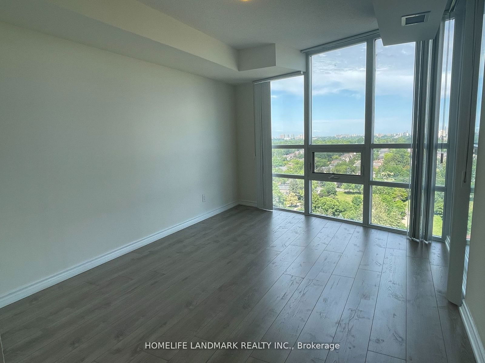 35 Hollywood Ave, unit 2102 for rent