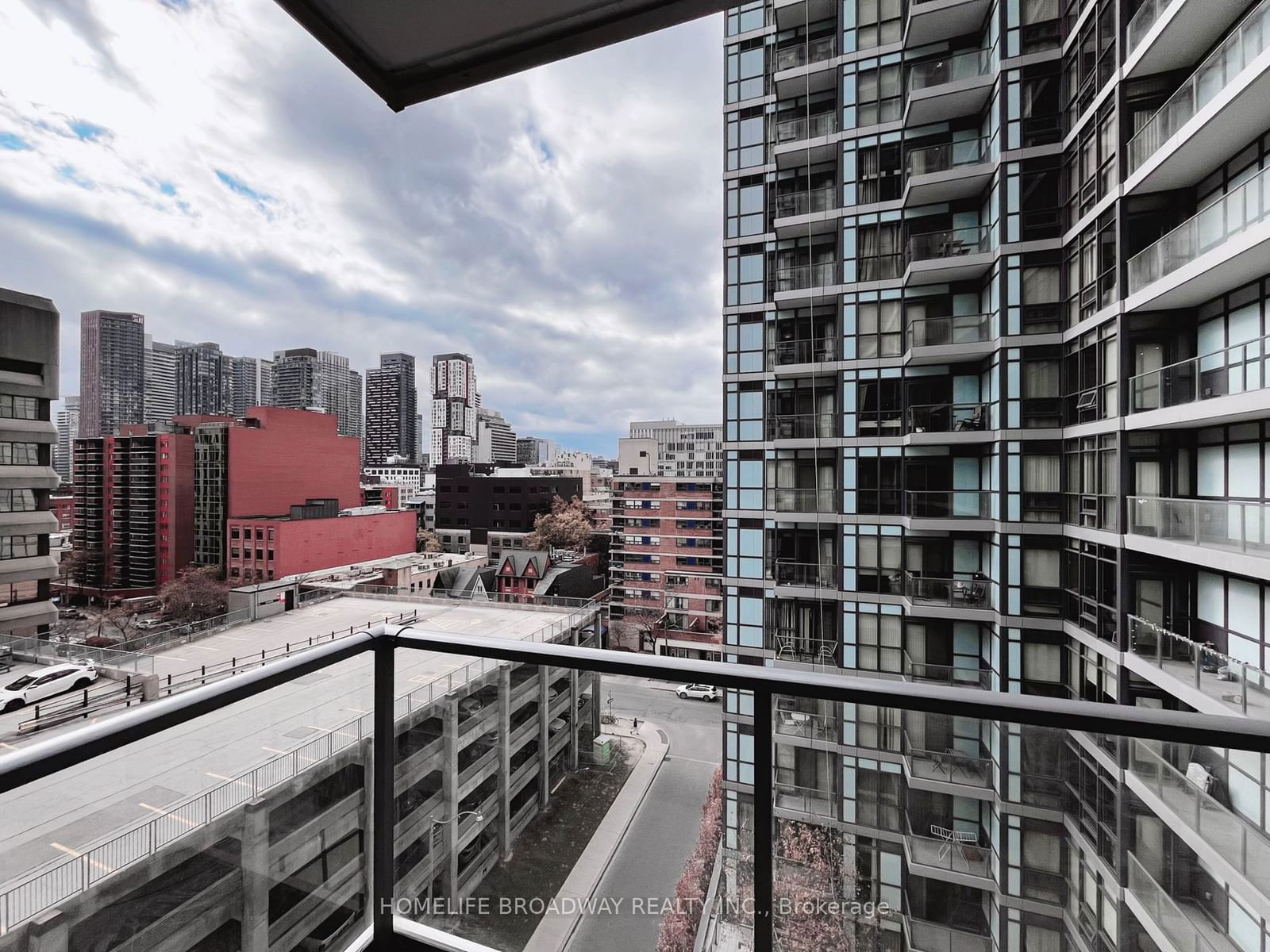 210 Simcoe St, unit 912 for rent