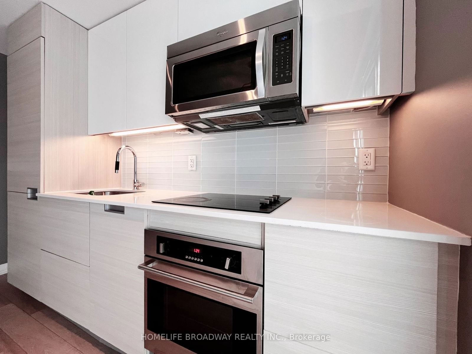 210 Simcoe St, unit 912 for rent