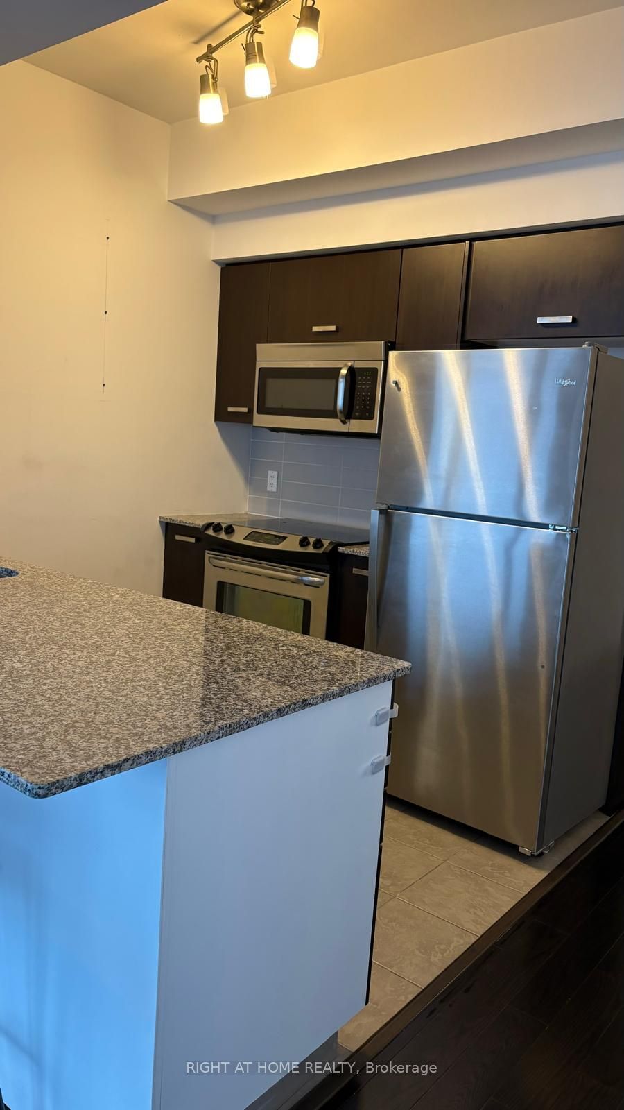 832 Bay St, unit 2703 for rent