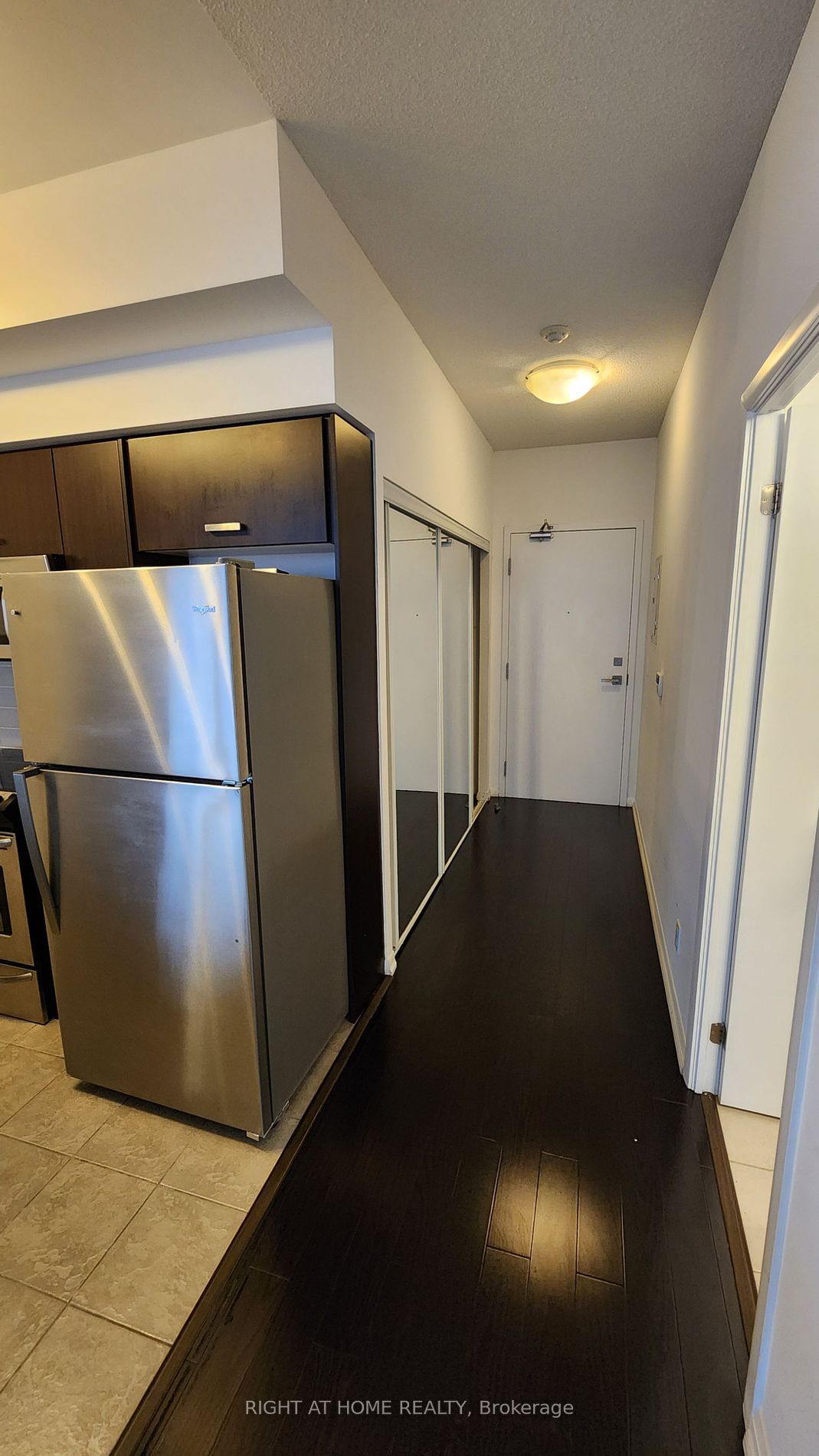 832 Bay St, unit 2703 for rent