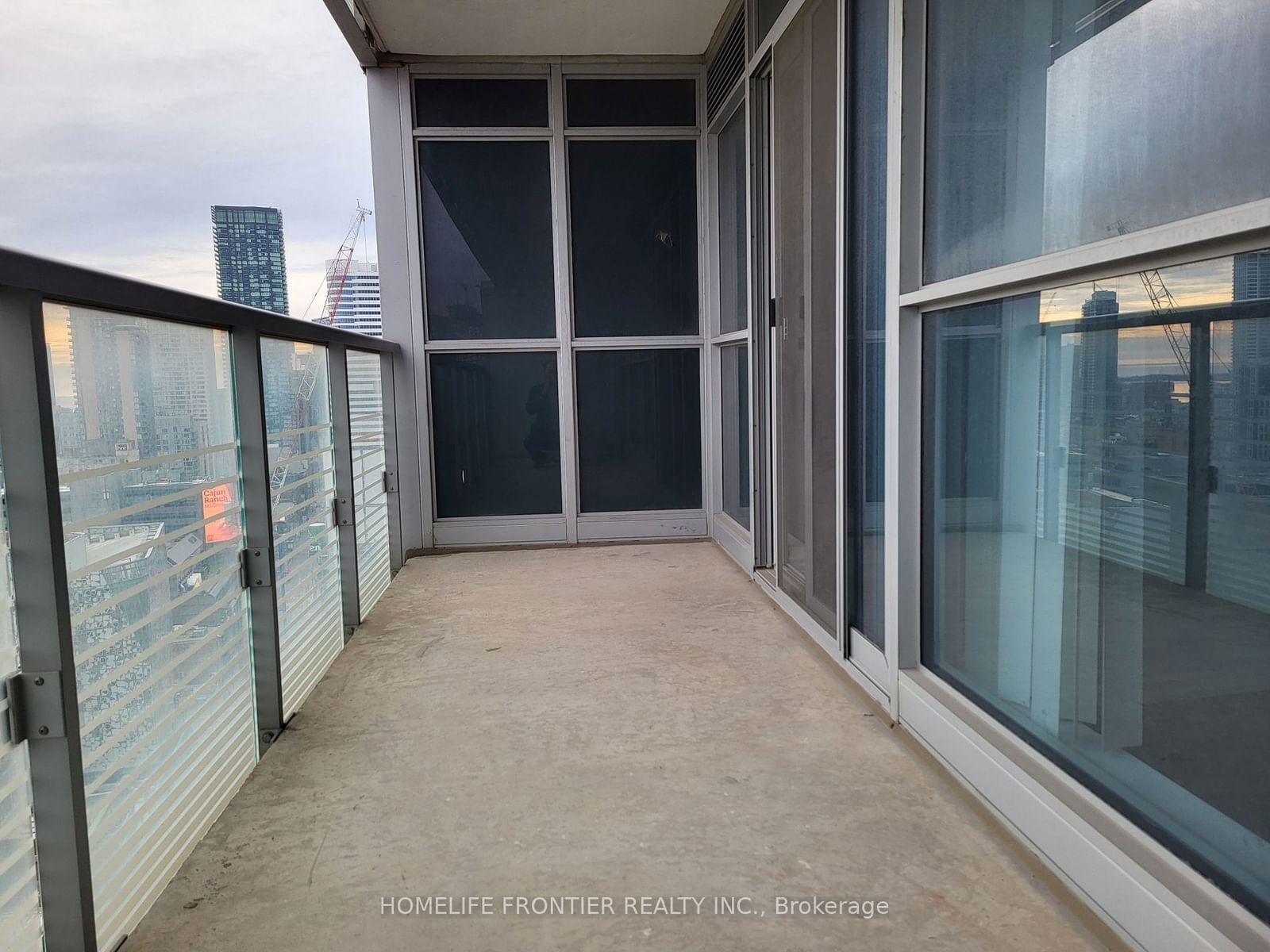 386 Yonge St, unit 2405 for rent