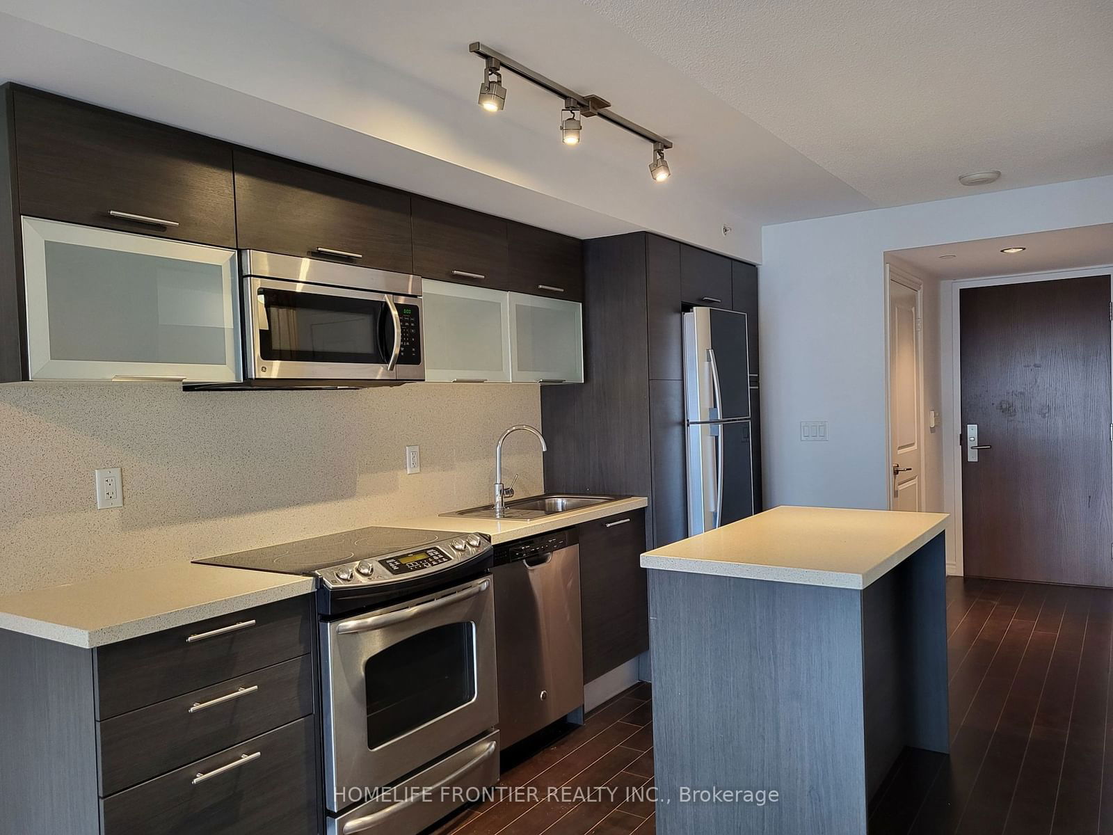 386 Yonge St, unit 2405 for rent