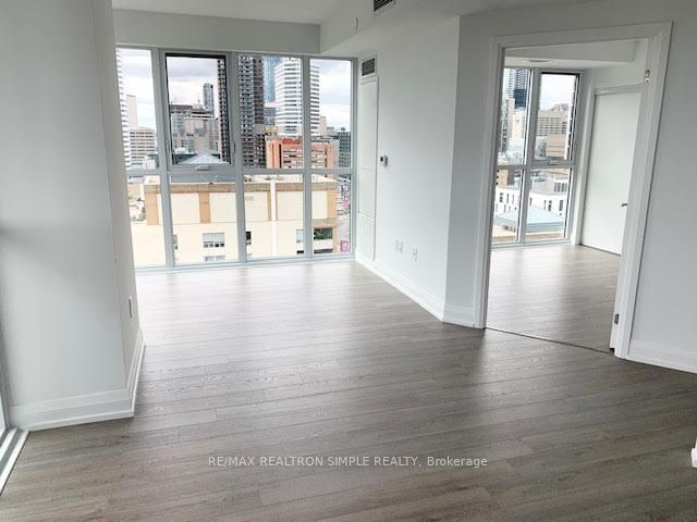 77 Mutual St, unit 2004 for rent