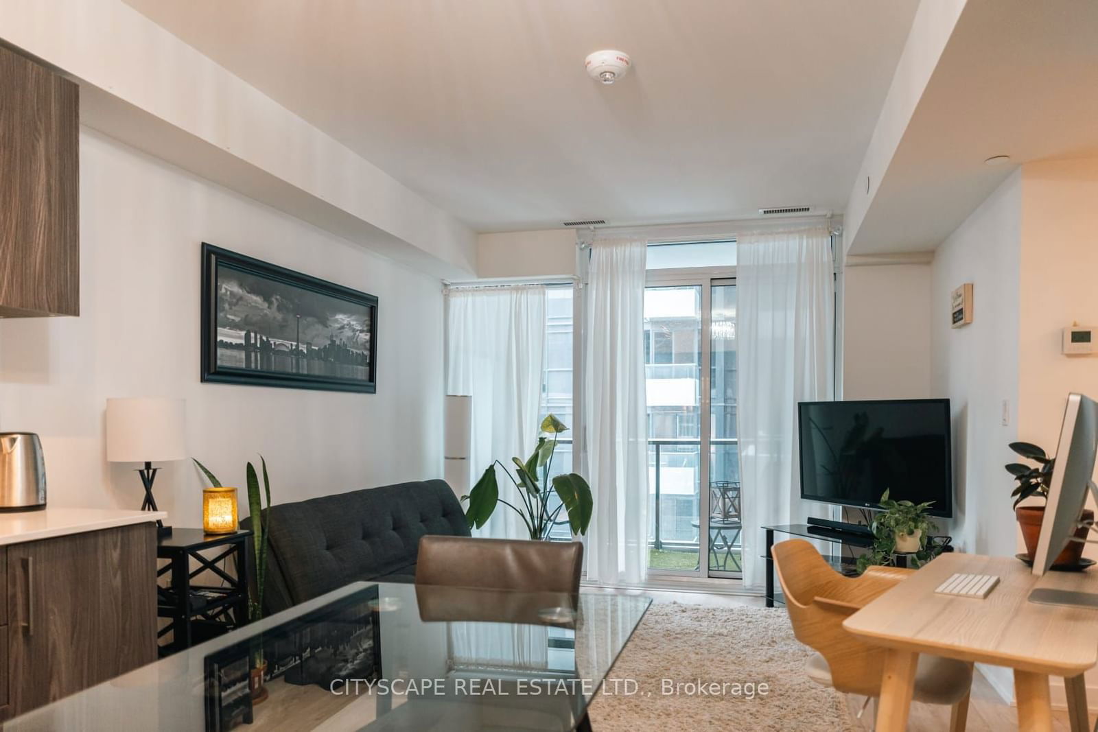 576 Front St W, unit 731 for rent