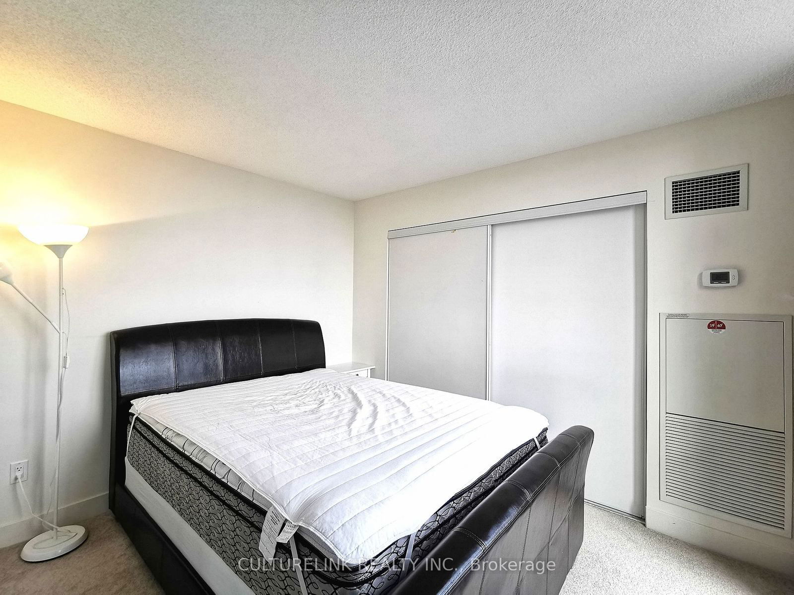 23 Sheppard Ave E, unit 1607 for rent