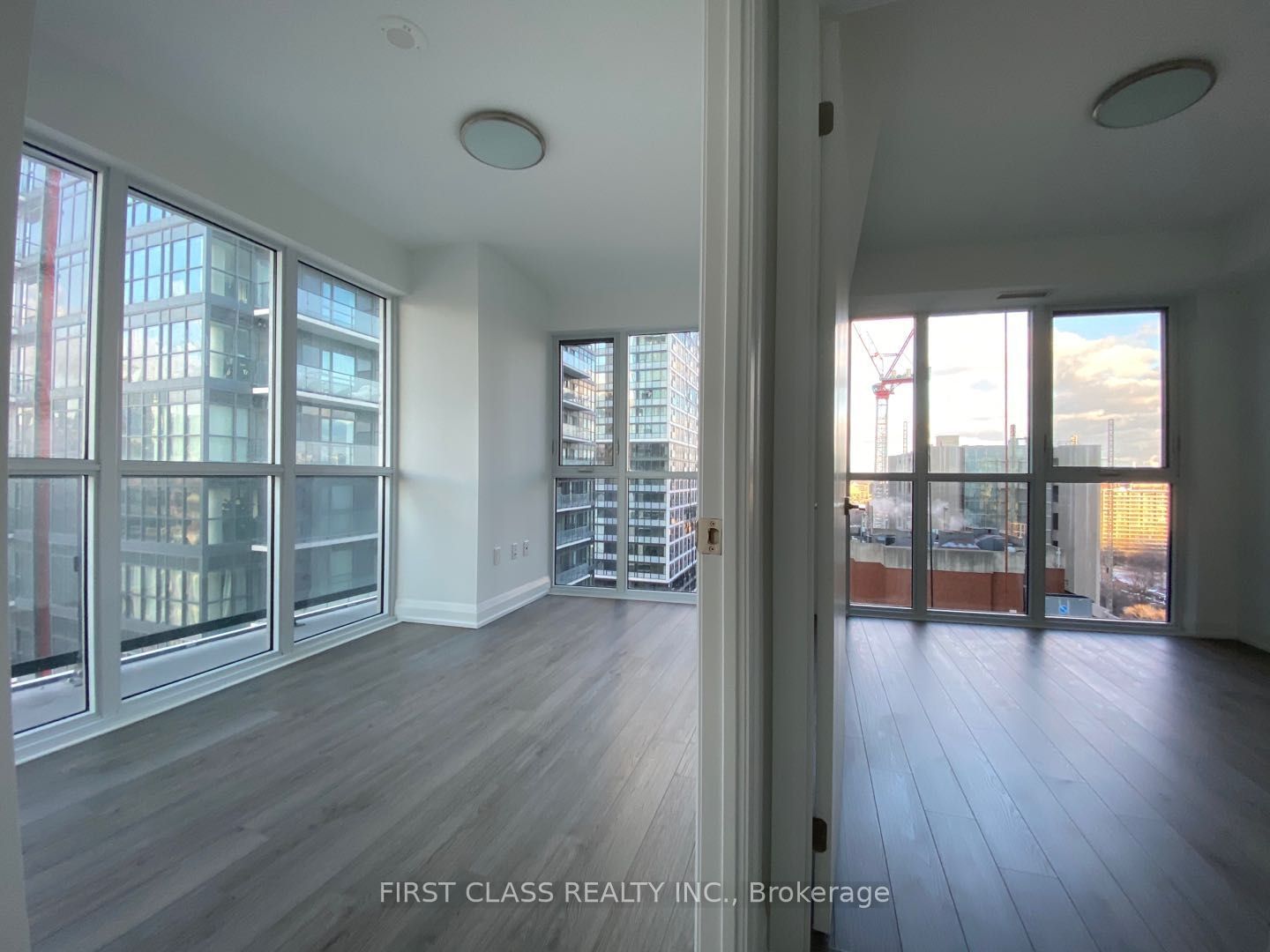 77 Mutual St, unit 1809 for rent