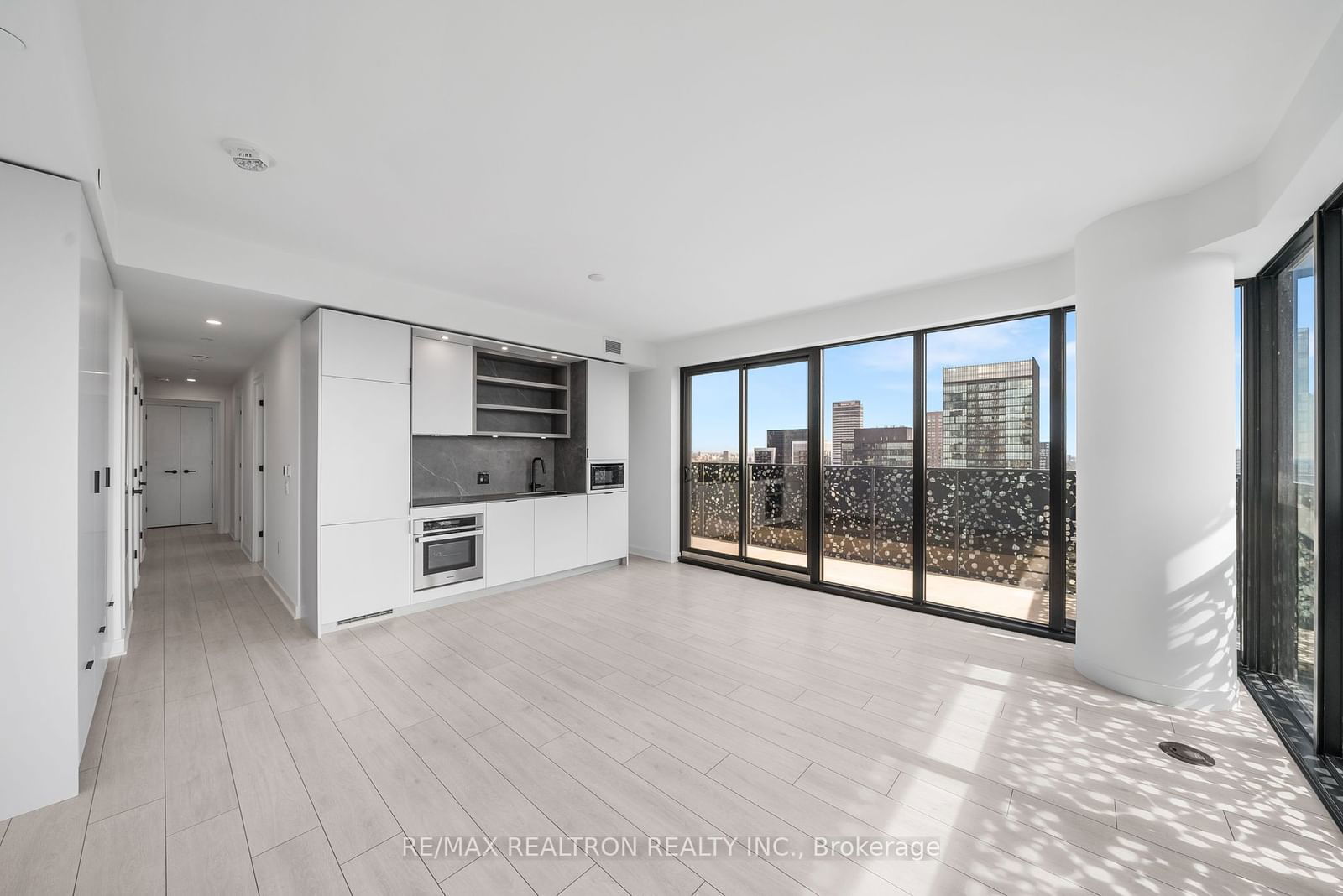 55 Charles St E, unit 4102 for sale