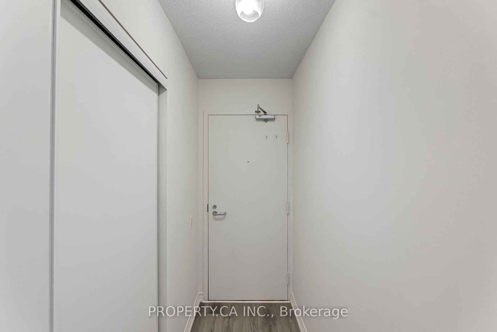 21 Overlea Blvd, unit 201 for rent