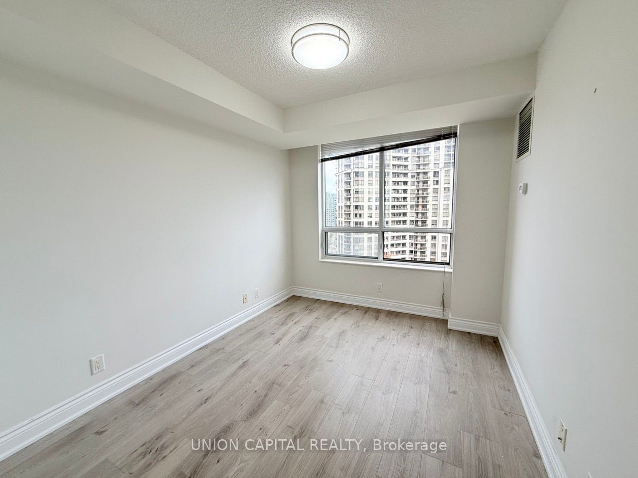 78 Harrison Garden Blvd, unit 1007 for rent