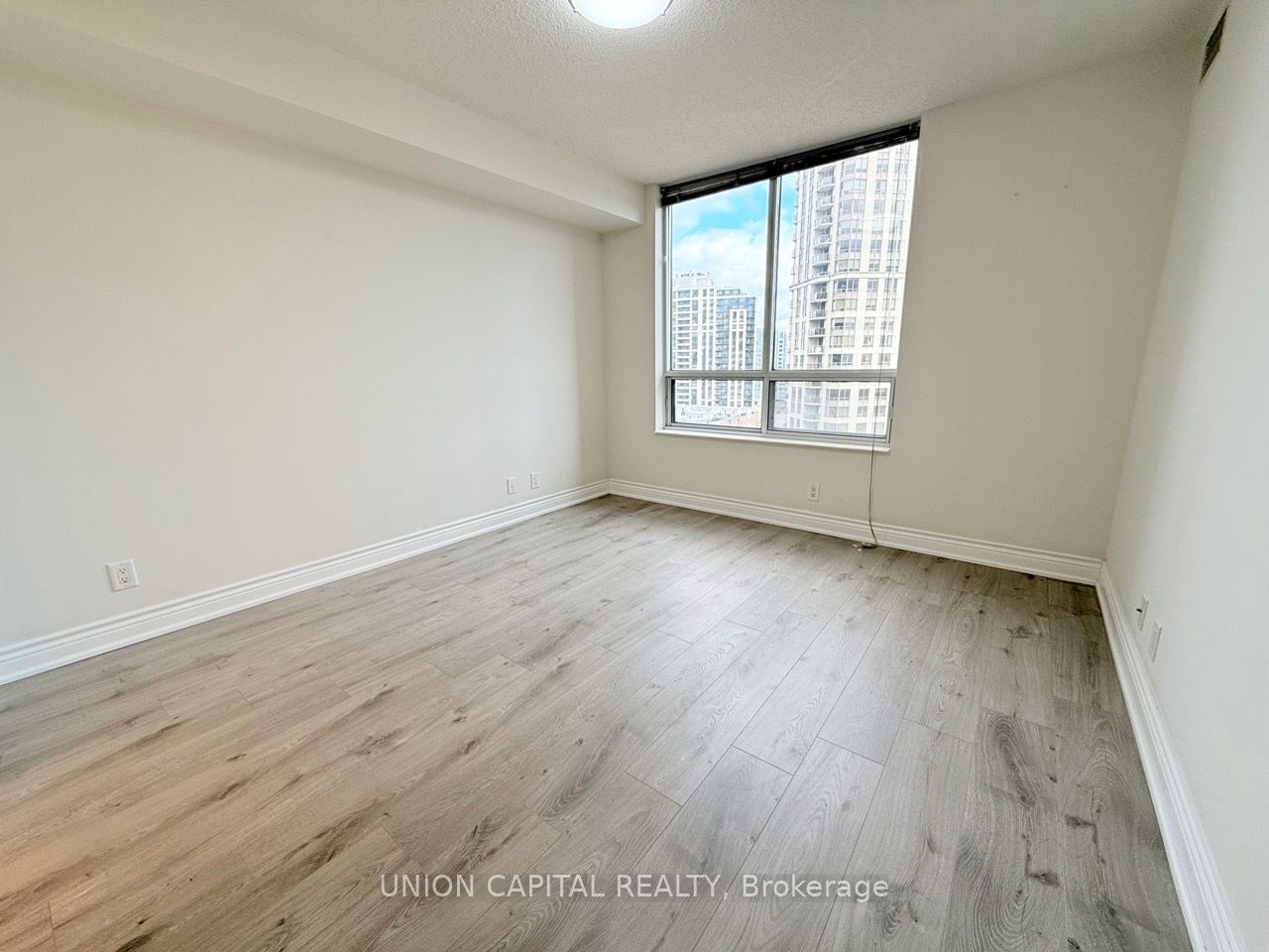 78 Harrison Garden Blvd, unit 1007 for rent