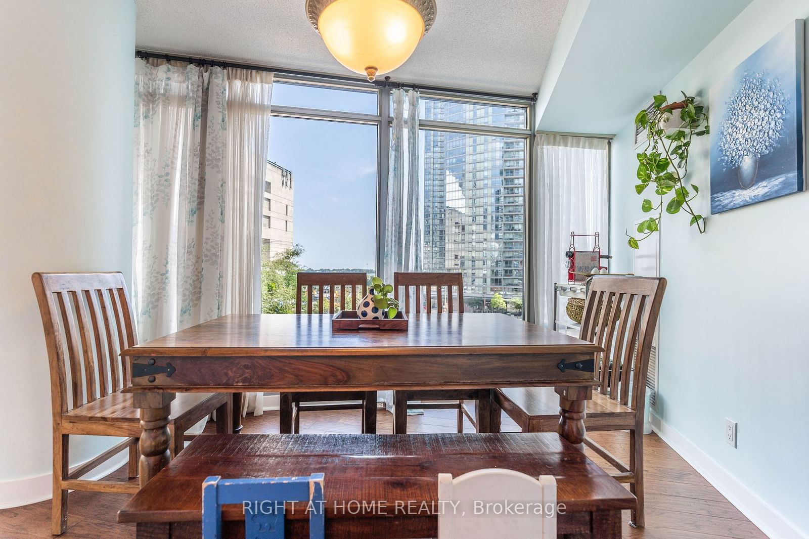 81 Navy Wharf Crt, unit 515 for rent