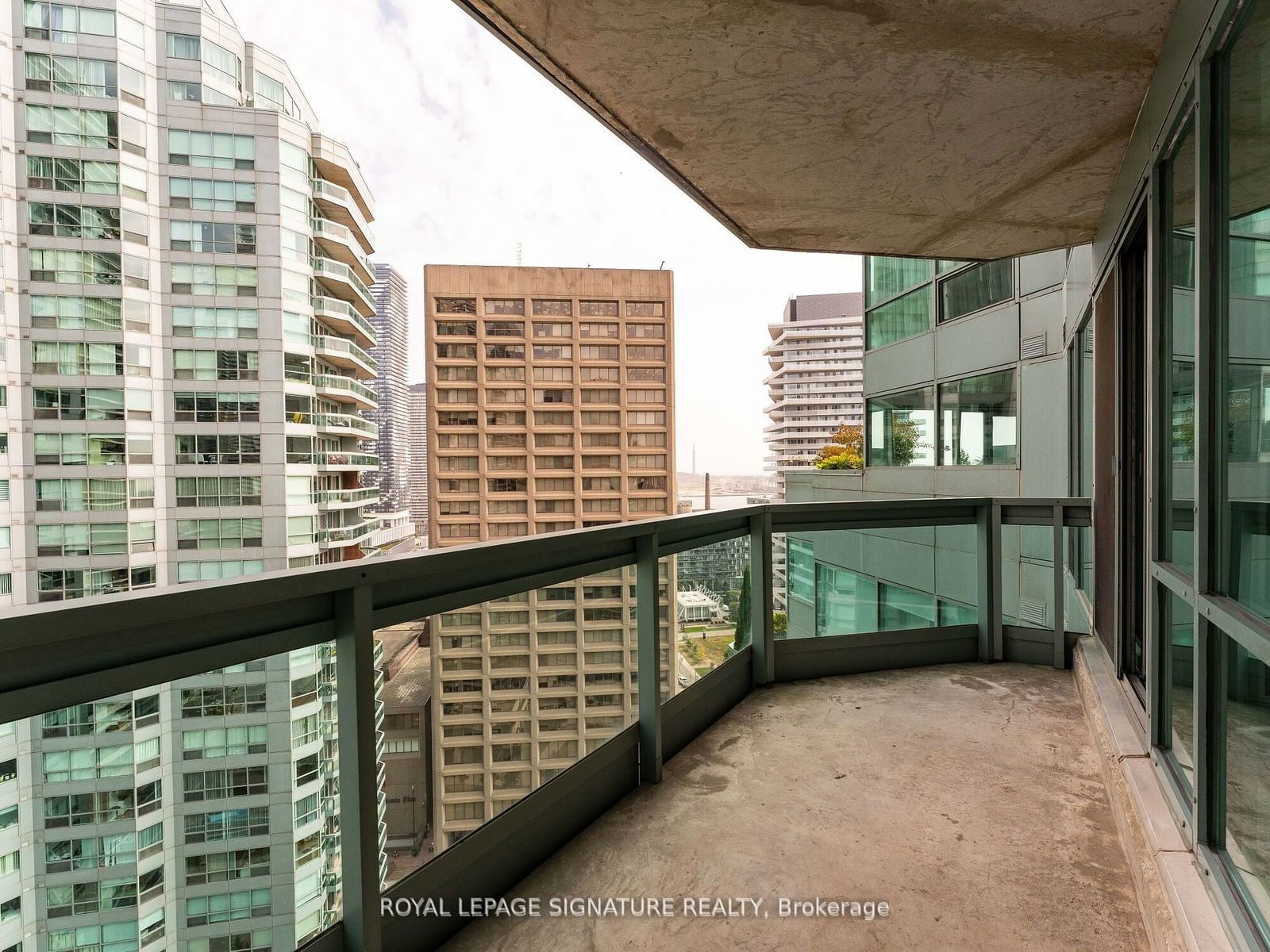 10 Queens Quay W, unit PH01 for rent