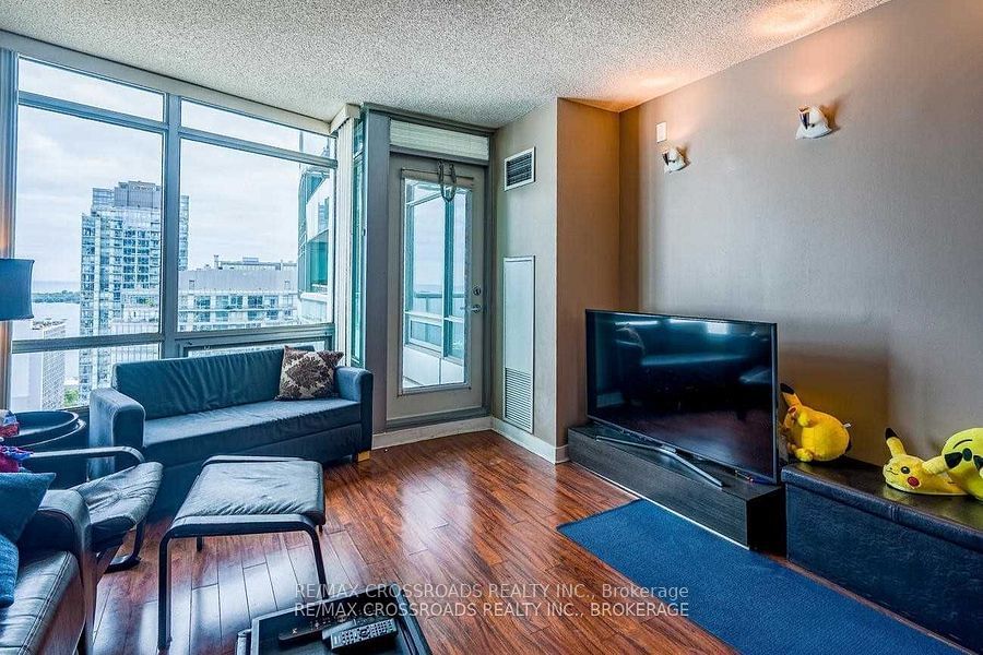 81 Navy Wharf Crt, unit 3316 for rent