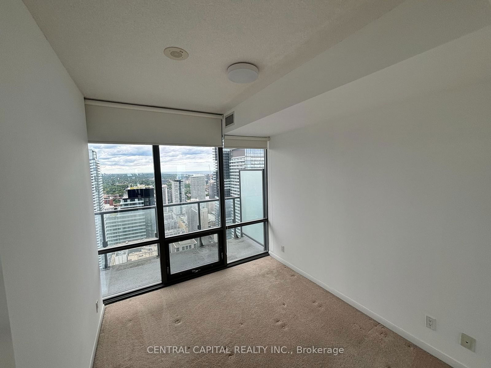 832 Bay St, unit 4805 for sale