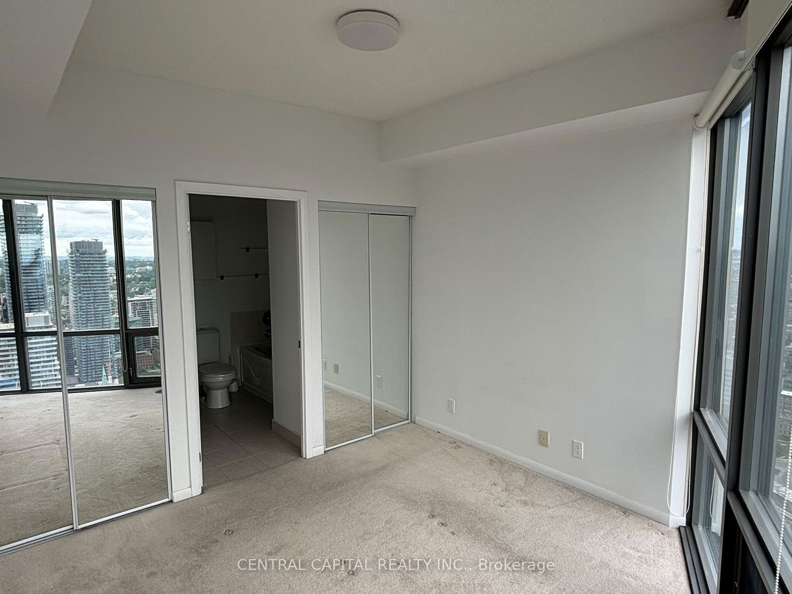 832 Bay St, unit 4805 for sale