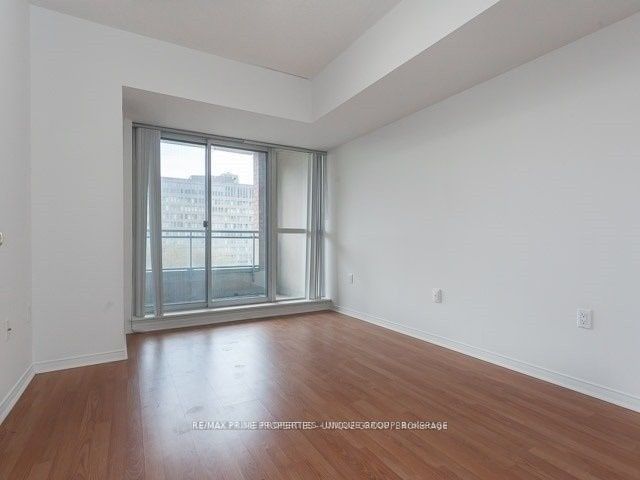 887 Bay St, unit 507 for rent